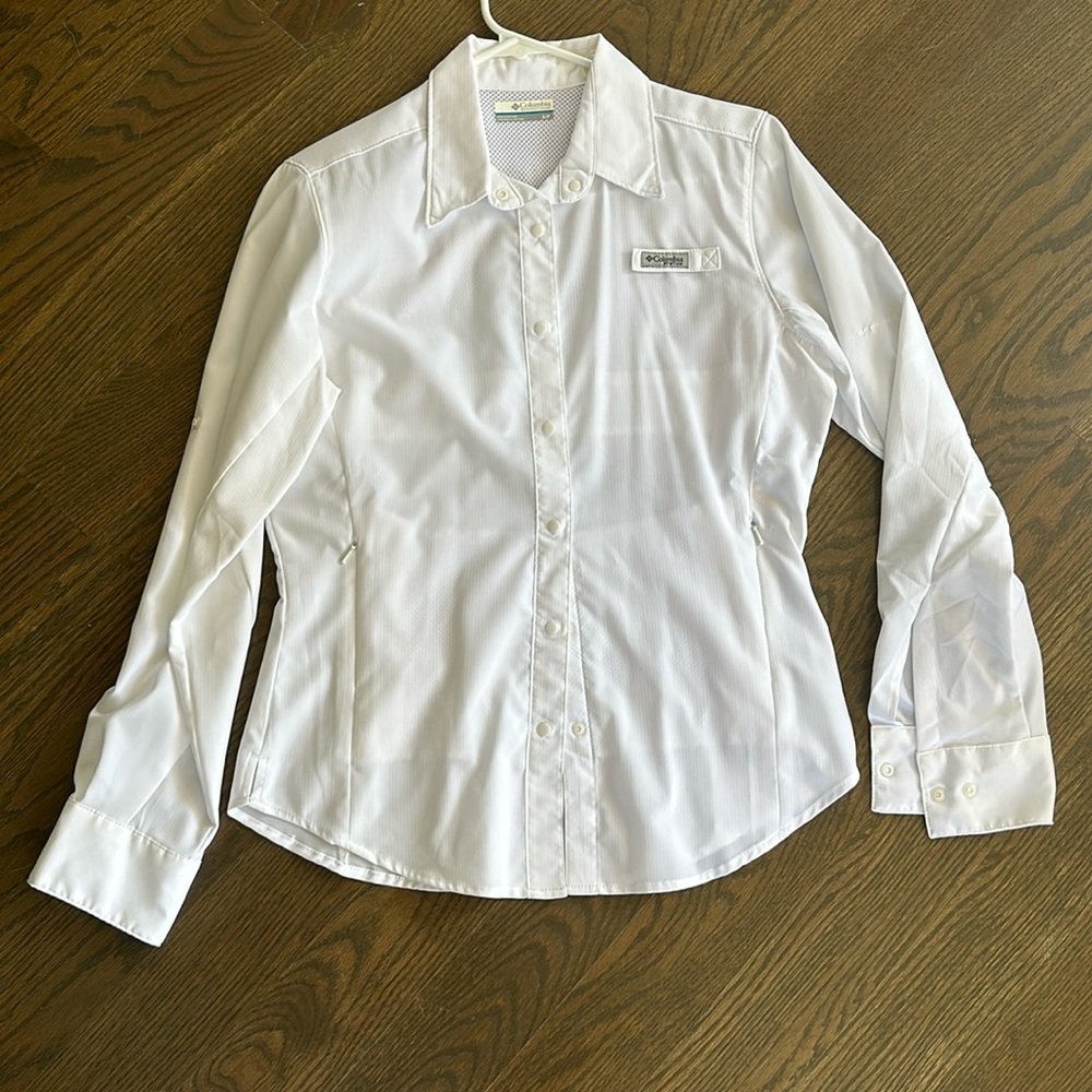 Women’s Columbia Shirt